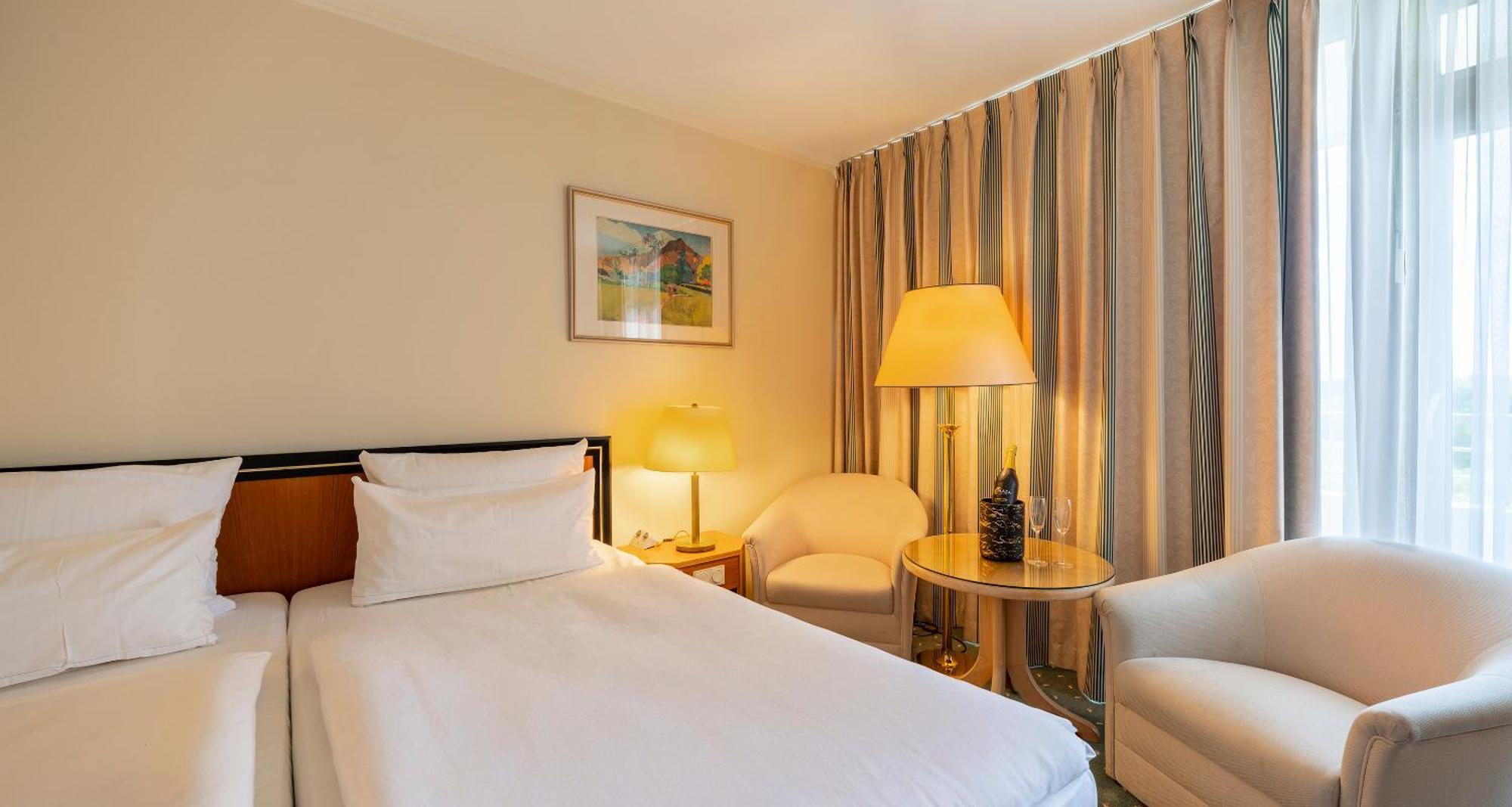 Plaza Hotel Gelsenkirchen Bagian luar foto